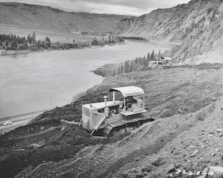 An early GBI dozer on the Columbia River in Washington